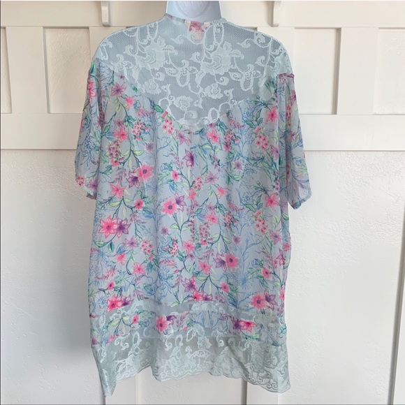 Candie’s Floral Pink and Blue Sheer Kimono - Picture 3 of 6